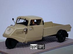 Marklin / Hübner 7006 1:32 TEMPO 3-WHEELER CAR WITH DRIVER 2006